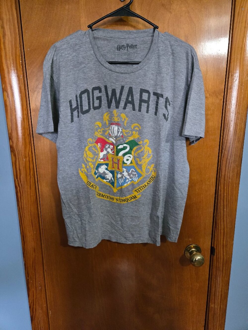 Hogwarts T-Shirt, Size Large, Gray